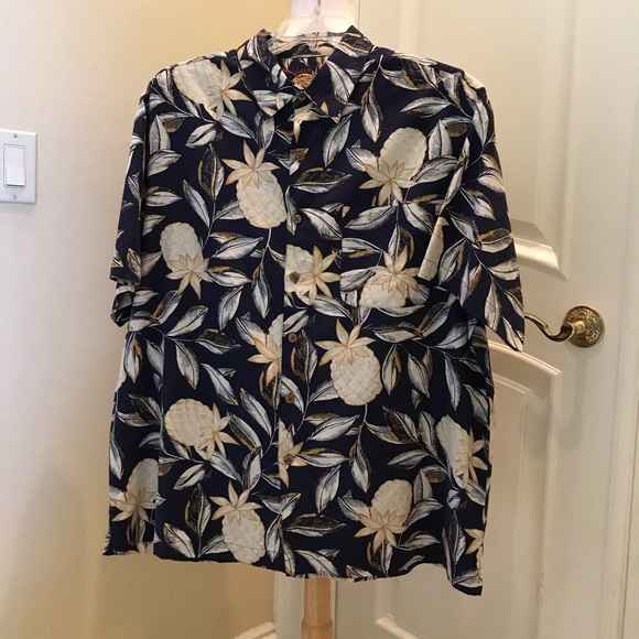 Caribbean Other - NWOT Caribbean silk Pineapple print shirt